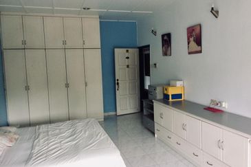 OUG/Taman United 2 Storey Semi D For Sale