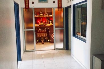 OUG/Taman United 2 Storey Semi D For Sale