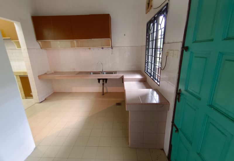 OUG/Taman United 2 Storey Terrace House For Rent