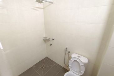 OUG/Taman United 2 Storey Terrace House For Rent