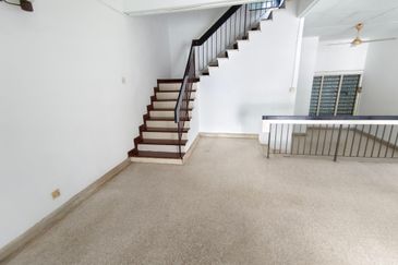 OUG/Taman United 2 Storey Terrace House For Rent