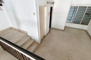 OUG/Taman United 2 Storey Terrace House For Rent