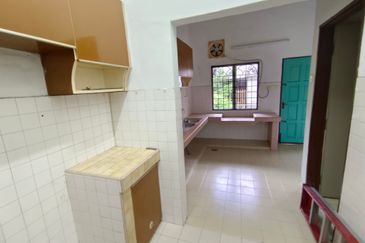 OUG/Taman United 2 Storey Terrace House For Rent