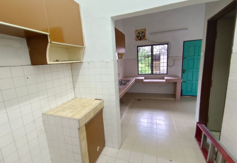 OUG/Taman United 2 Storey Terrace House For Rent