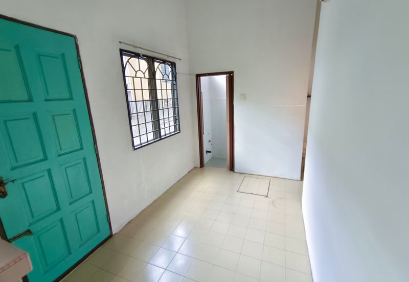 OUG/Taman United 2 Storey Terrace House For Rent