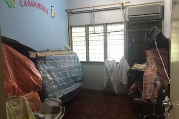 OUG @ Storey Corner House For Sale