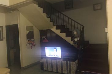 OUG @ Storey Corner House For Sale