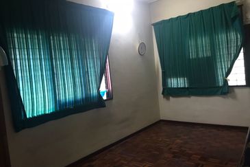 OUG @ Storey Corner House For Sale