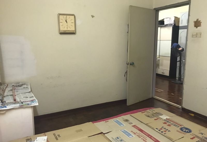 OUG @ Storey Corner House For Sale