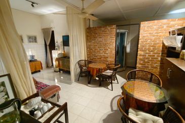 OUG/Taman United 2 Storey Semi D Facing Main Road For Rent