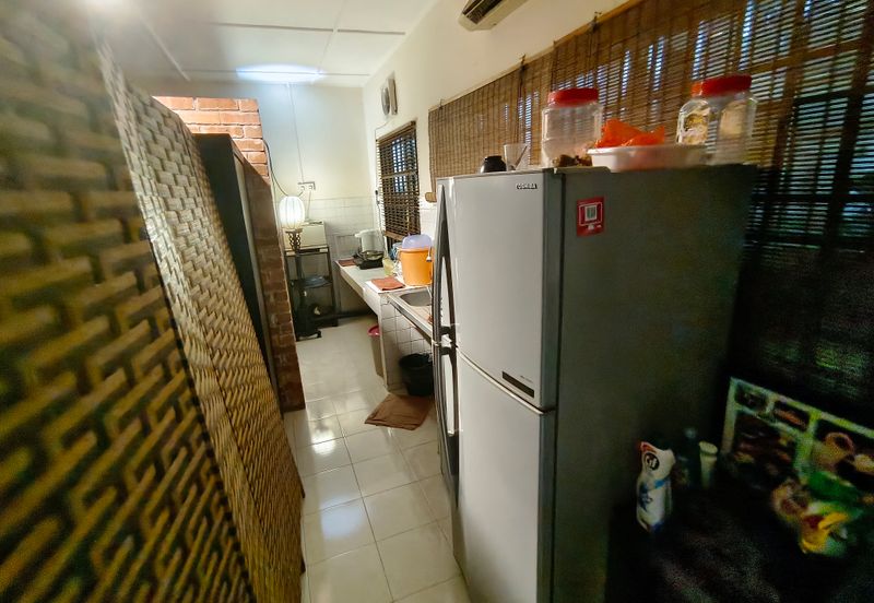 OUG/Taman United 2 Storey Semi D Facing Main Road For Rent