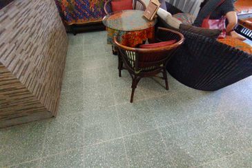 OUG/Taman United 2 Storey Semi D Facing Main Road For Rent