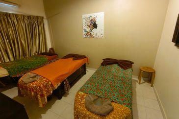 OUG/Taman United 2 Storey Semi D Facing Main Road For Rent