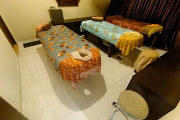 OUG/Taman United 2 Storey Semi D Facing Main Road For Rent