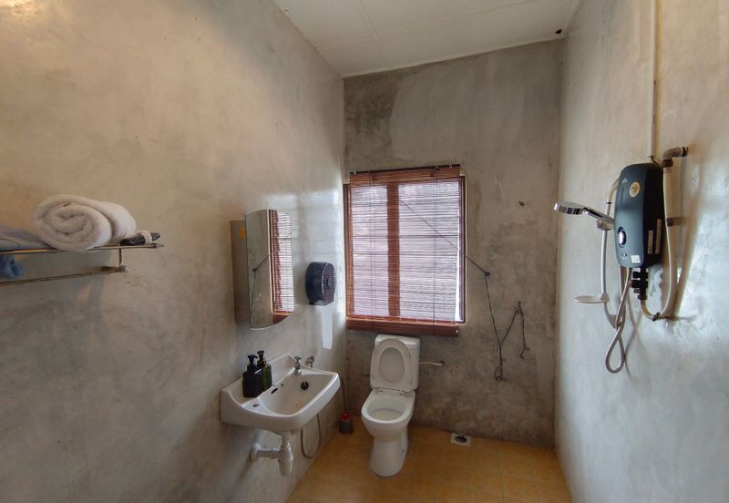 OUG/Taman United 2 Storey Semi D Facing Main Road For Rent