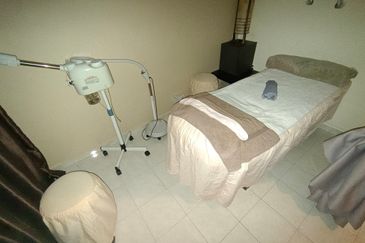 OUG/Taman United 2 Storey Semi D Facing Main Road For Rent