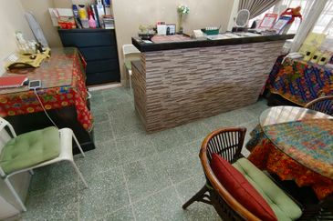 OUG/Taman United 2 Storey Semi D Facing Main Road For Rent