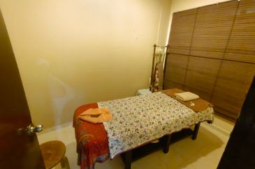 OUG/Taman United 2 Storey Semi D Facing Main Road For Rent