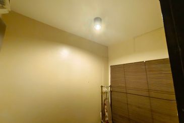 OUG/Taman United 2 Storey Semi D Facing Main Road For Rent