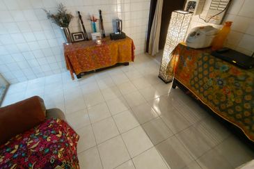 OUG/Taman United 2 Storey Semi D Facing Main Road For Rent