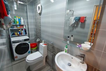 OUG 2 Storey Fully Renovated House For Sale