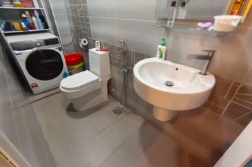 OUG 2 Storey Fully Renovated House For Sale