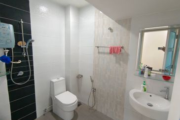 OUG 2 Storey Fully Renovated House For Sale