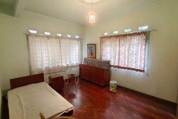 OUG/Taman United 2 Storey Bungalow High Hill Area