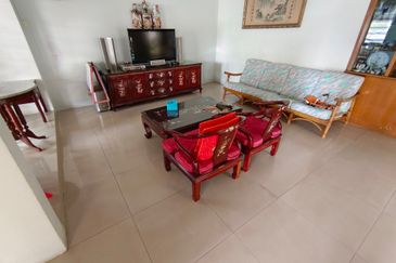 Oug 3 Storey Corner Semi D For Sale