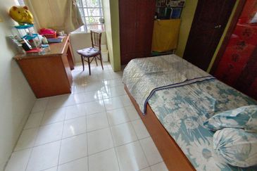 Oug 3 Storey Corner Semi D For Sale