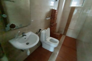OUG/Taman United 3 Storey Semi D Facing Main Road For Rent