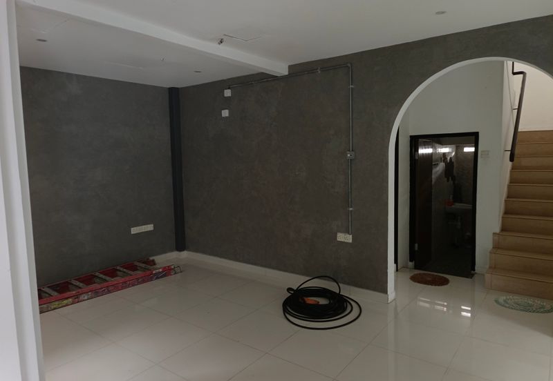 OUG/Taman United 3 Storey Semi D Facing Main Road For Rent