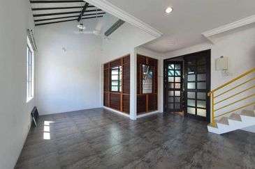 OUG/Taman United 3 Storey Semi D Facing Main Road For Rent