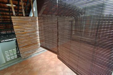 OUG/Taman United 3 Storey Semi D Facing Main Road For Rent