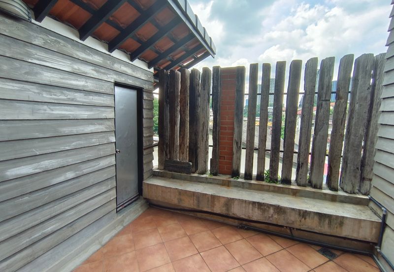 OUG/Taman United 3 Storey Semi D Facing Main Road For Rent