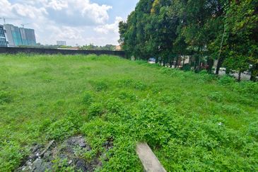 OUG/Taman Yarl Individual Bungalow Land For Sale