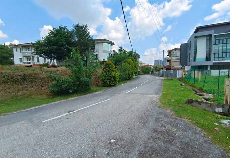 OUG/Taman Yarl Individual Bungalow Land For Sale