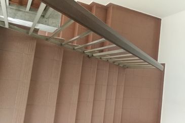 Oug 2 Storey Terrace Corner House For Rent