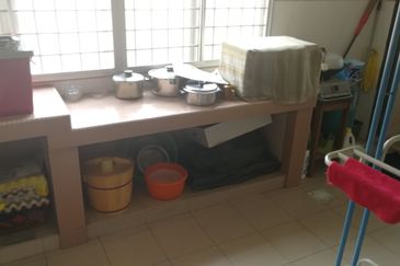 Oug 2 Storey Terrace Corner House For Rent