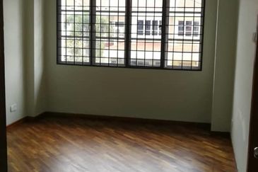 Oug/Happy Garden 2 Storey Gated Guarded Terrace House For Rent