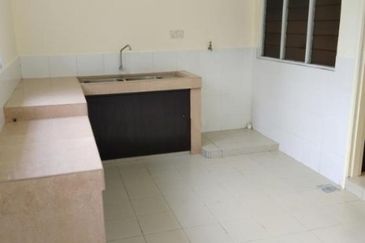 Oug/Happy Garden 2 Storey Gated Guarded Terrace House For Rent