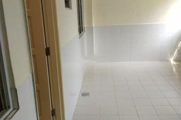 Oug/Happy Garden 2 Storey Gated Guarded Terrace House For Rent