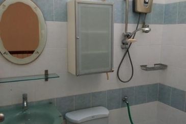 Oug/Happy Garden 2 Storey Gated Guarded Terrace House For Rent