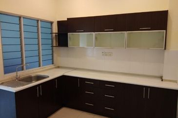 Oug/Happy Garden 2 Storey Gated Guarded Terrace House For Rent