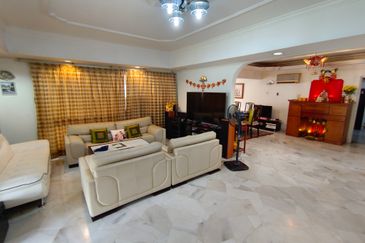 Oug 2 Storey Bungalow at peaceful environment for Sale