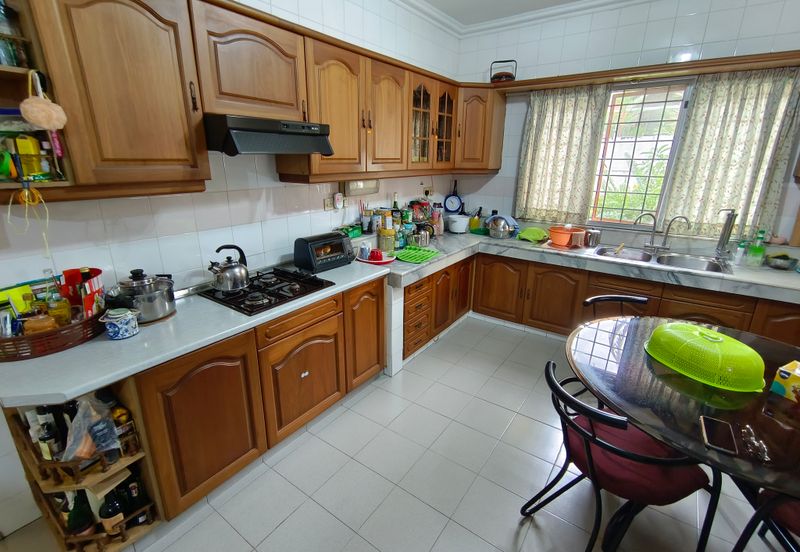 Oug 2 Storey Bungalow at peaceful environment for Sale