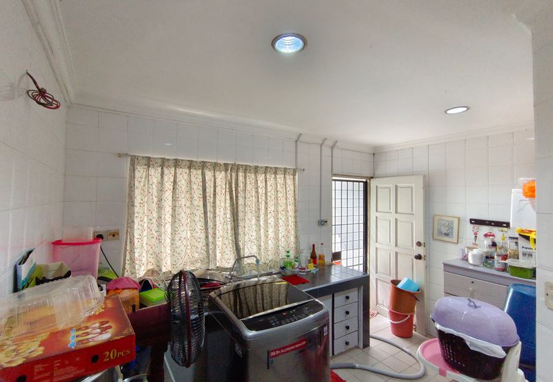 Oug 2 Storey Bungalow at peaceful environment for Sale