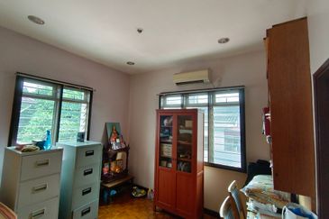 Oug 2 Storey Semi D For Sale