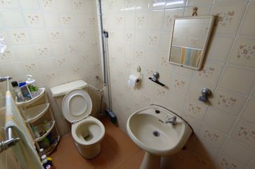 Oug 2 Storey Bungalow High Hill Area for Sale