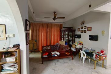 Oug 2 Storey Bungalow High Hill Area for Sale